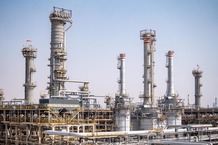 ADNOC и GE разработают дорожную карту по декарбонизации для производства электроэнергии на перерабатывающих и промышленных предприятиях ADNOC