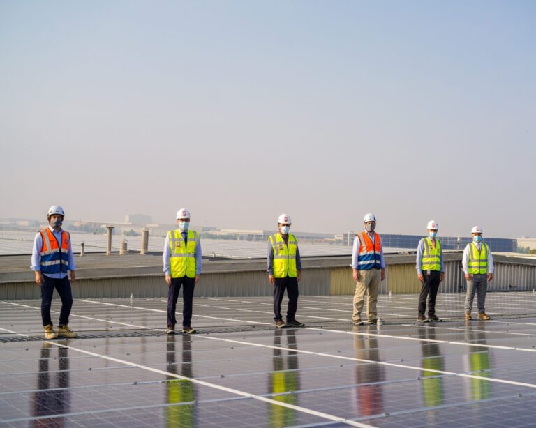 Bayara и Total Solar Distributed Generation отмечают первый год установки солнечных батарей на крышах домов