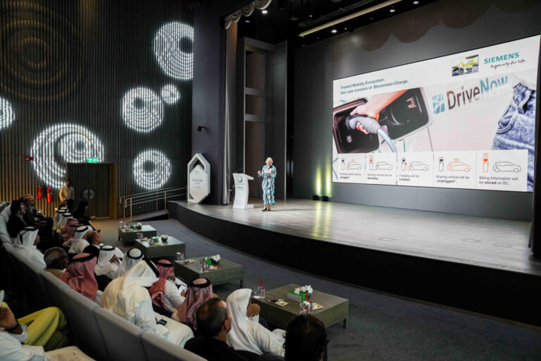 DEWA и Siemens продвигают использование блокчейна