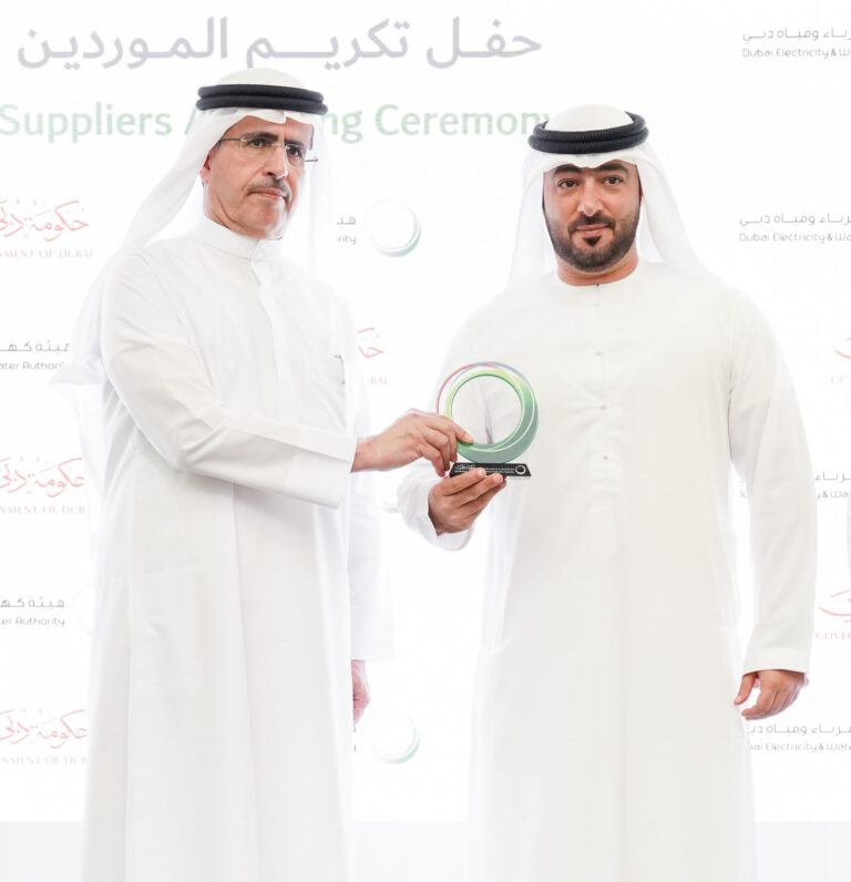 DEWA награждает 35 поставщиков и членов МСП Дубая