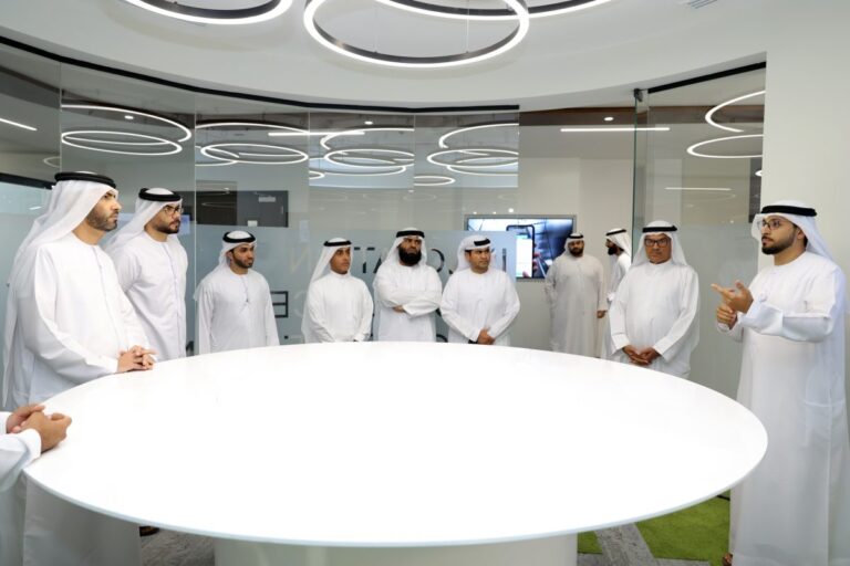 DEWA открывает передовую лабораторию для преобразования энергетического сектора Дубая