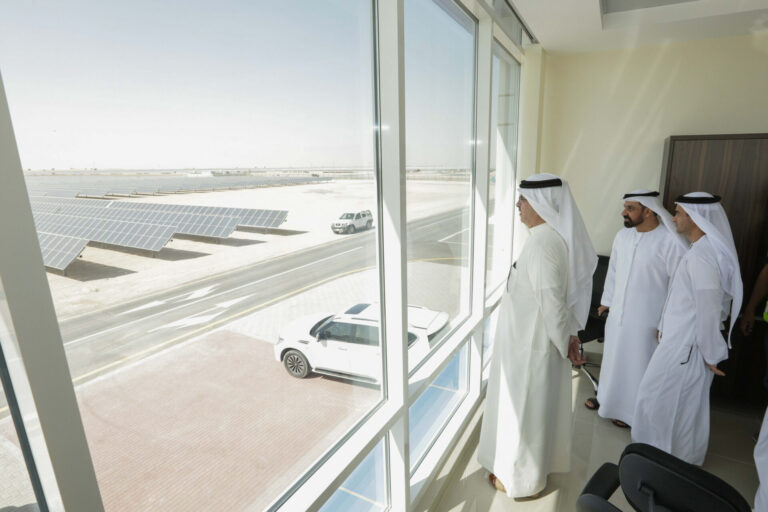 DEWA рассматривает строительство 3-й фазы солнечного парка имени Мохаммеда бин Рашида Аль Мактума DEWA рассматривает строительство 3-й фазы солнечного парка имени Мохаммеда бин Рашида Аль Мактума