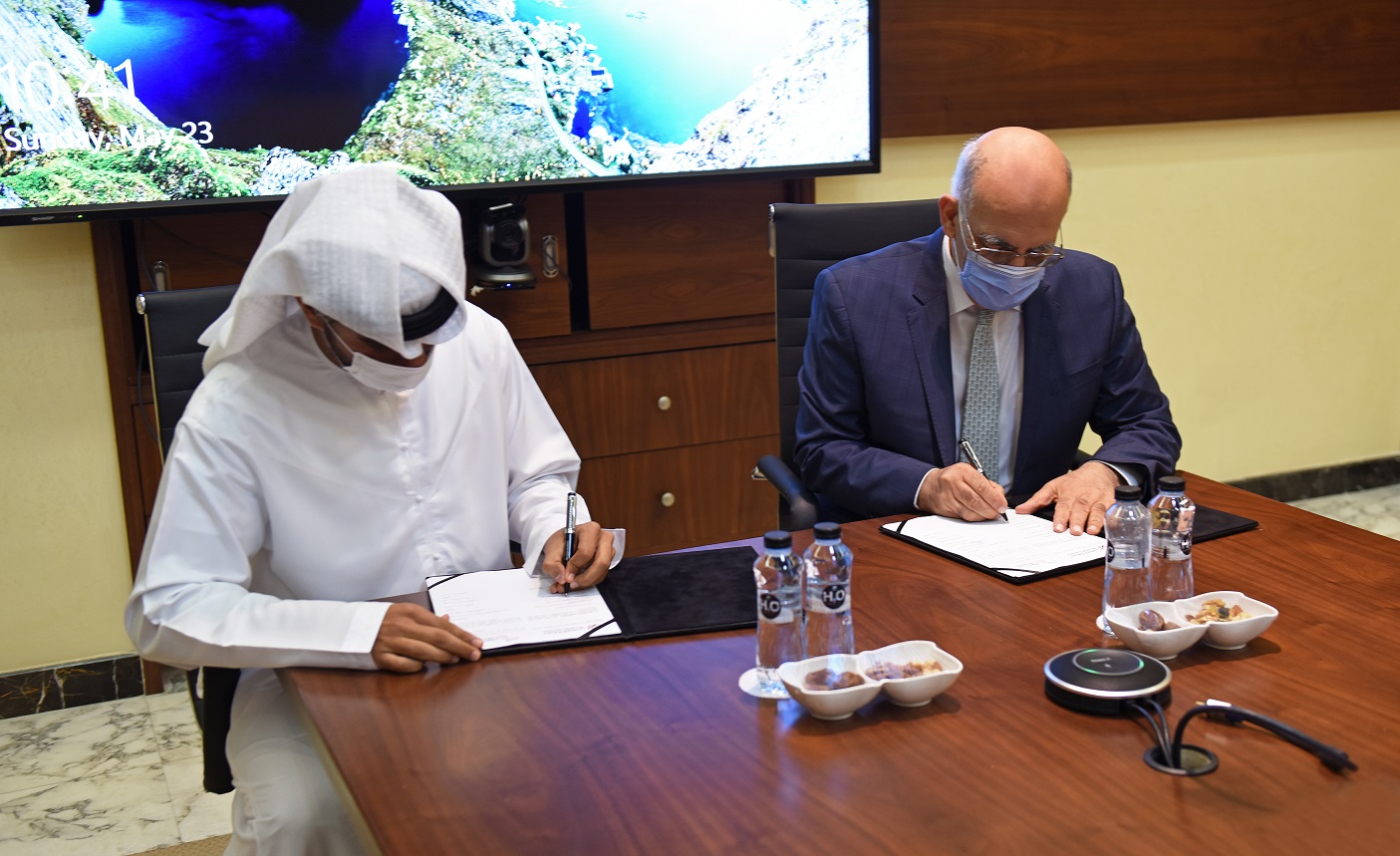 Noor Abu Dhabi готовит студентов из ОАЭ к работе с солнечными батареями